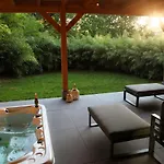 Dionbulles & Dionlodge Guesthouse, Private Wellness With Pool In Option 4*