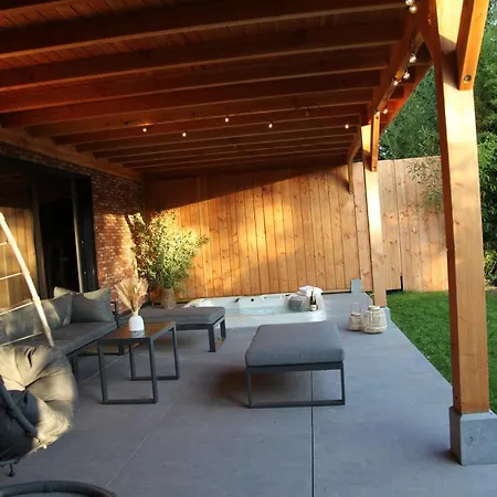 Dionbulles & Dionlodge Guesthouse, Private Wellness With Pool In Option