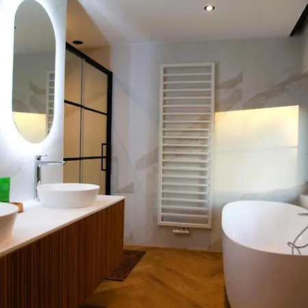Dionbulles & Dionlodge Guesthouse, Private Wellness With Pool In Option 4* Chaumont-Gistoux