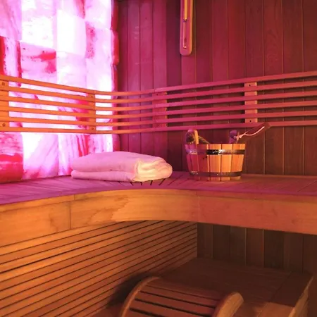 Dionbulles & Dionlodge Guesthouse, Private Wellness With Pool In Option Bed & Breakfast