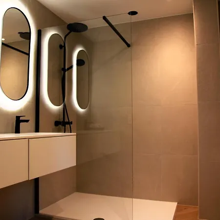 Dionbulles & Dionlodge Guesthouse, Private Wellness With Pool In Option Nocleg ze śniadaniem 4*