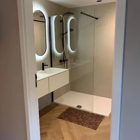 Dionbulles & Dionlodge Guesthouse, Private Wellness With Pool In Option 4* Chaumont-Gistoux