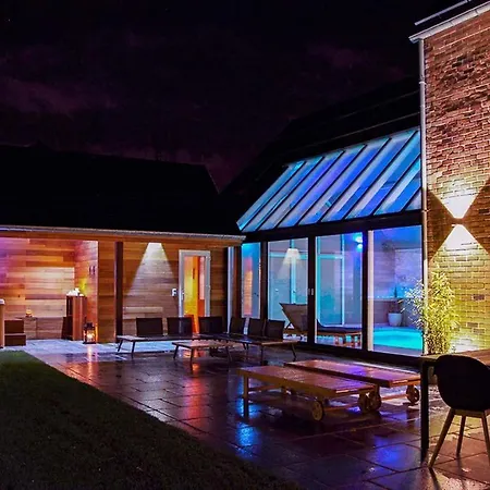 Dionbulles & Dionlodge Guesthouse, Private Wellness With Pool In Option 4*