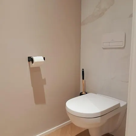 Dionbulles & Dionlodge Guesthouse, Private Wellness With Pool In Option Nocleg ze śniadaniem